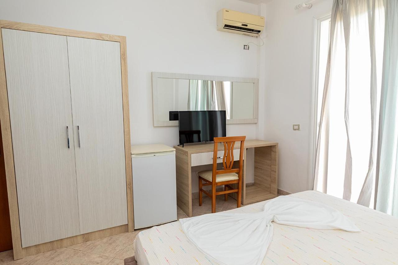 Hotel Dini Radhimë Εξωτερικό φωτογραφία