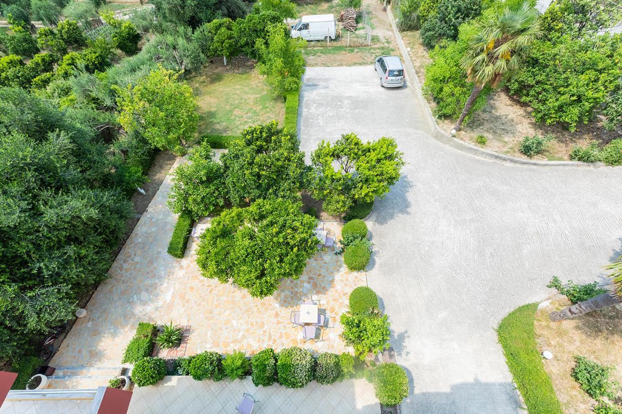 Hotel Dini Radhimë Εξωτερικό φωτογραφία