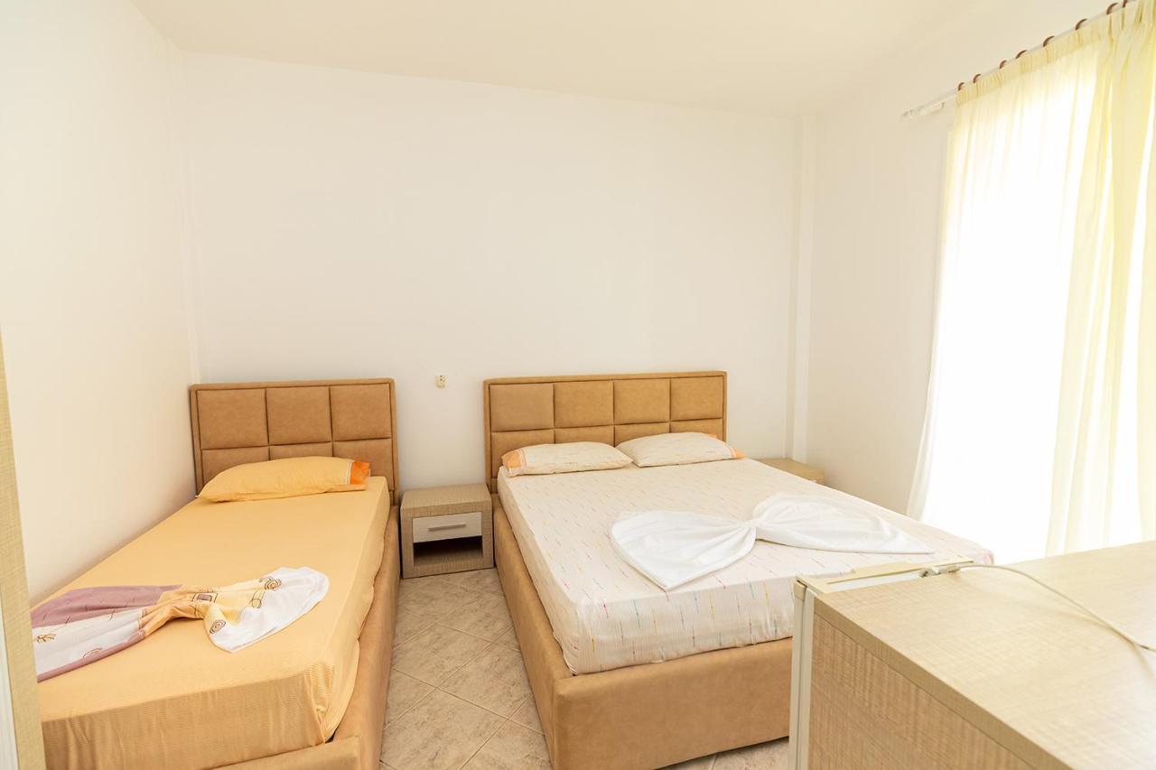 Hotel Dini Radhimë Εξωτερικό φωτογραφία