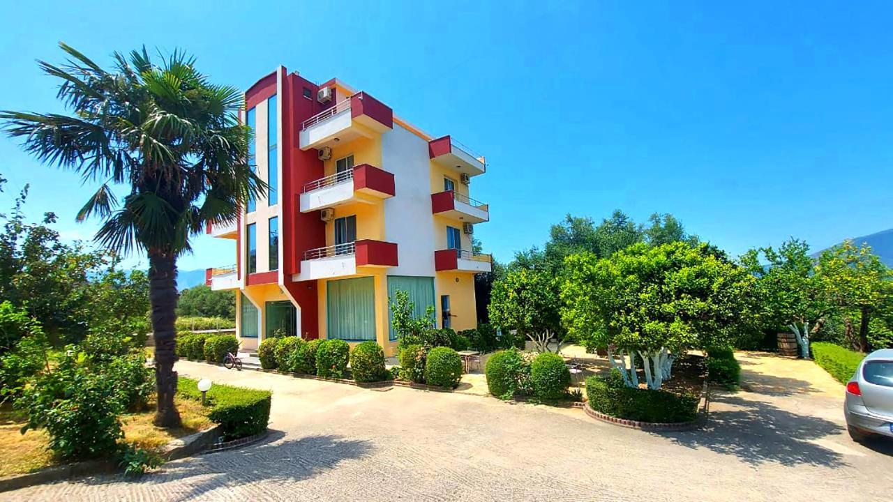 Hotel Dini Radhimë Εξωτερικό φωτογραφία