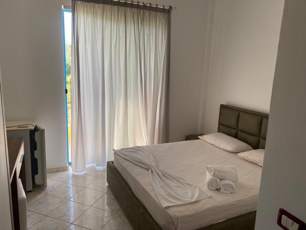 Hotel Dini Radhimë Εξωτερικό φωτογραφία