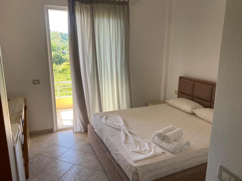 Hotel Dini Radhimë Εξωτερικό φωτογραφία