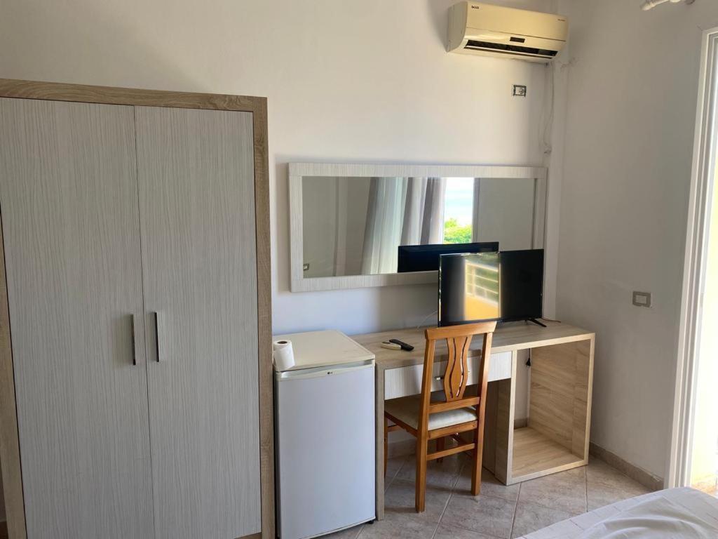 Hotel Dini Radhimë Εξωτερικό φωτογραφία