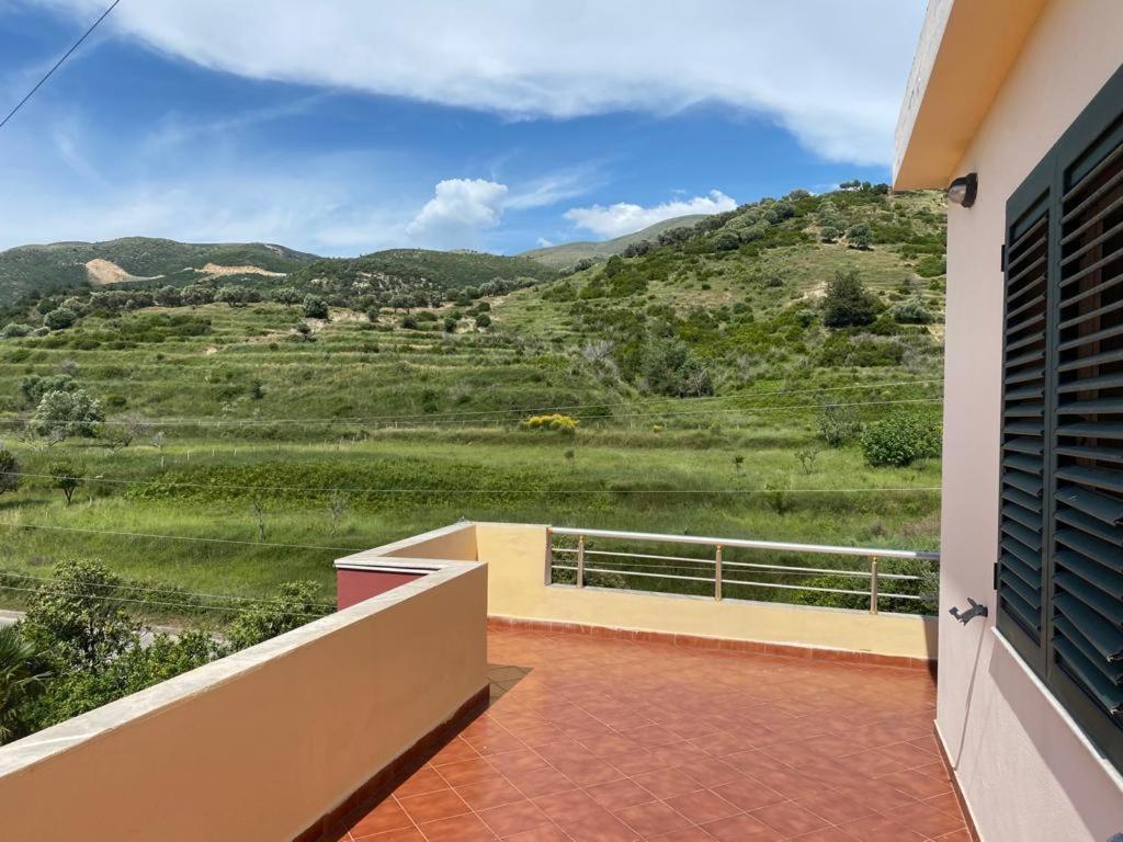 Hotel Dini Radhimë Εξωτερικό φωτογραφία