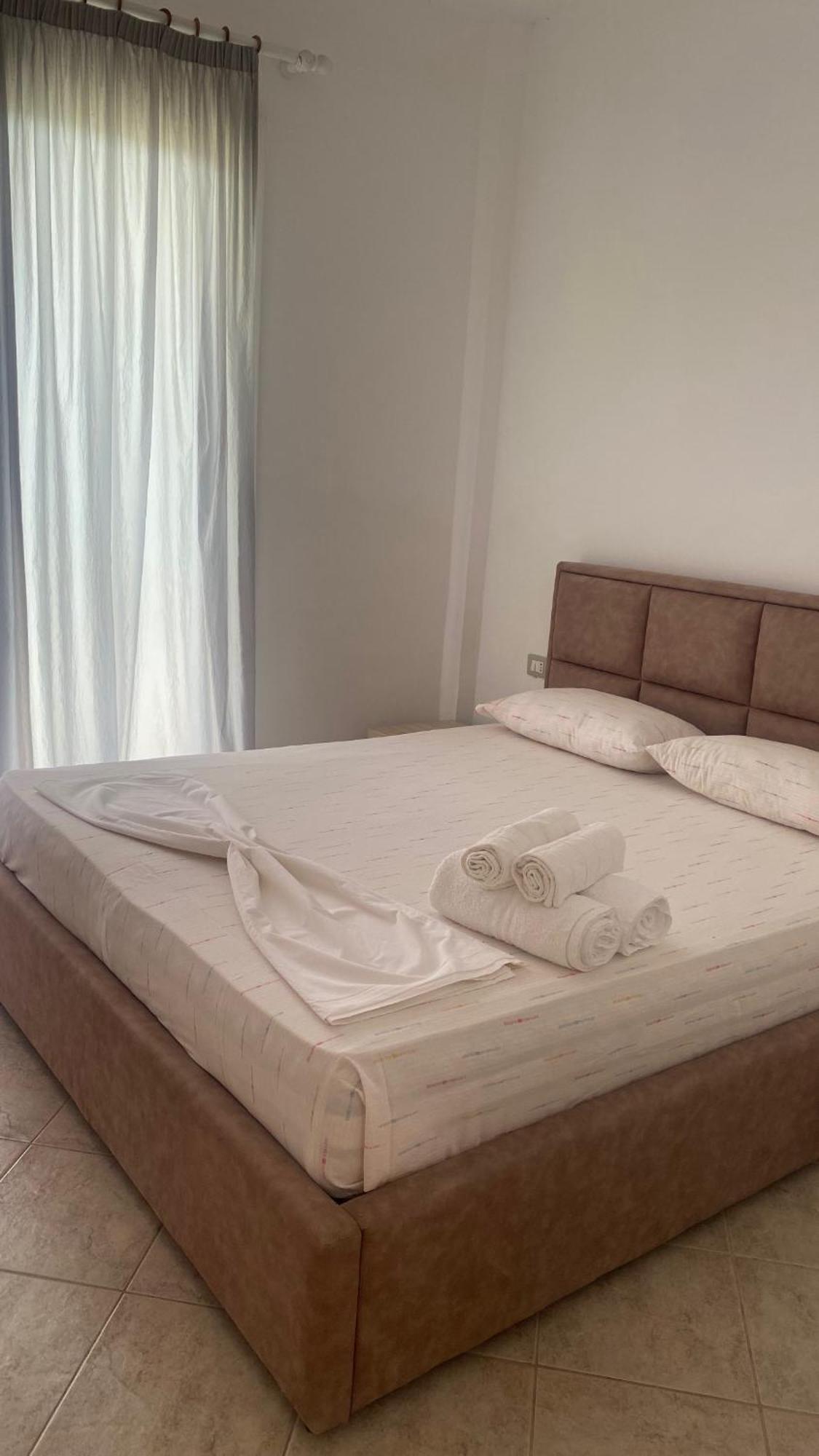 Hotel Dini Radhimë Εξωτερικό φωτογραφία