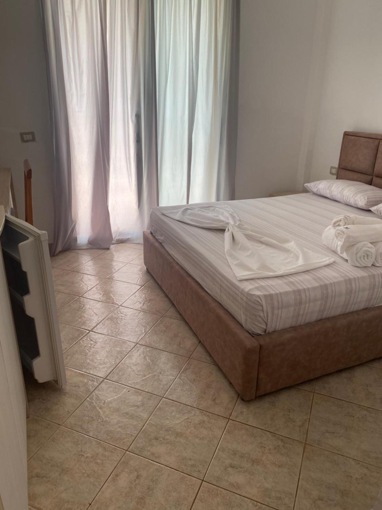 Hotel Dini Radhimë Εξωτερικό φωτογραφία