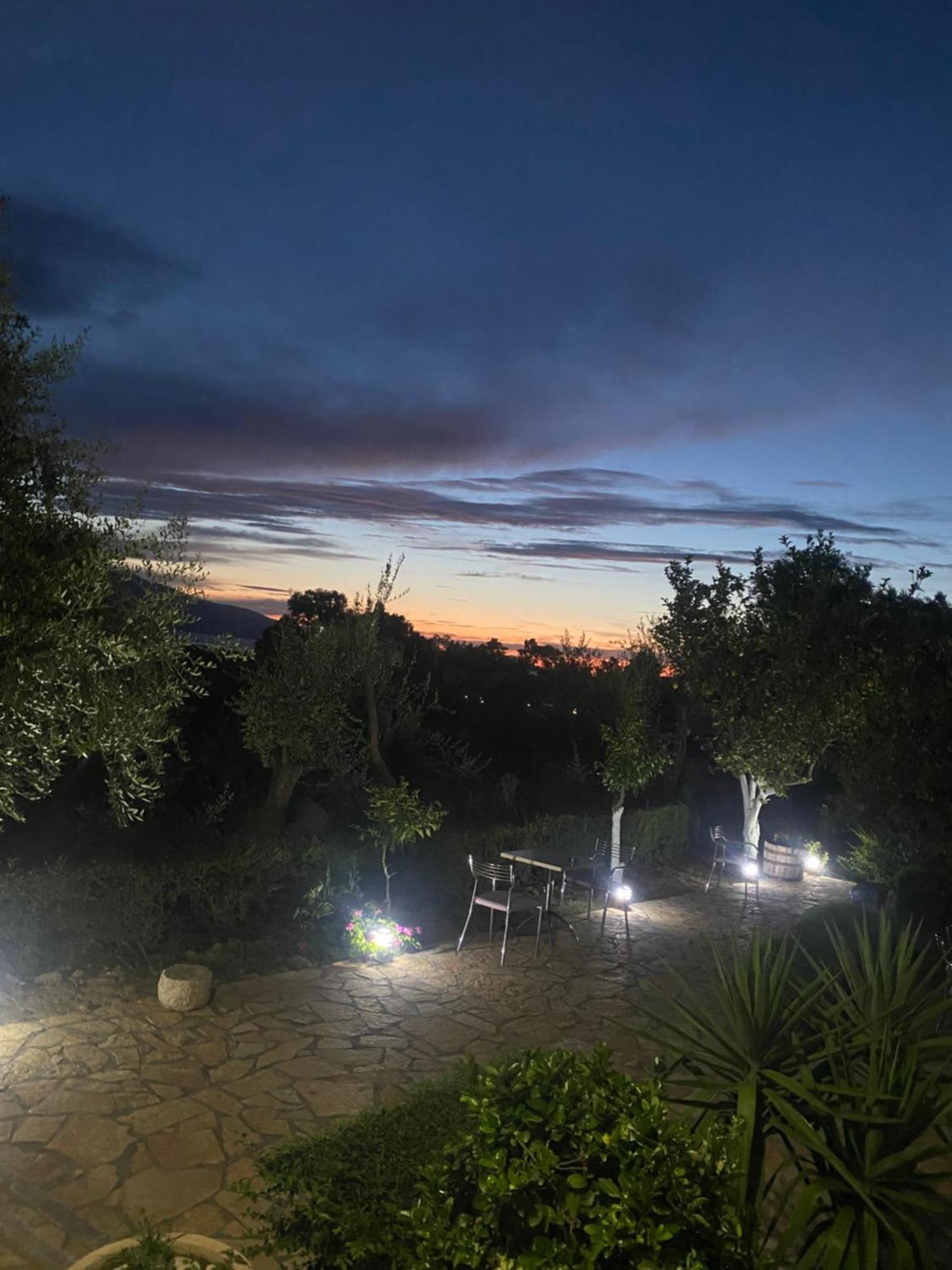 Hotel Dini Radhimë Εξωτερικό φωτογραφία