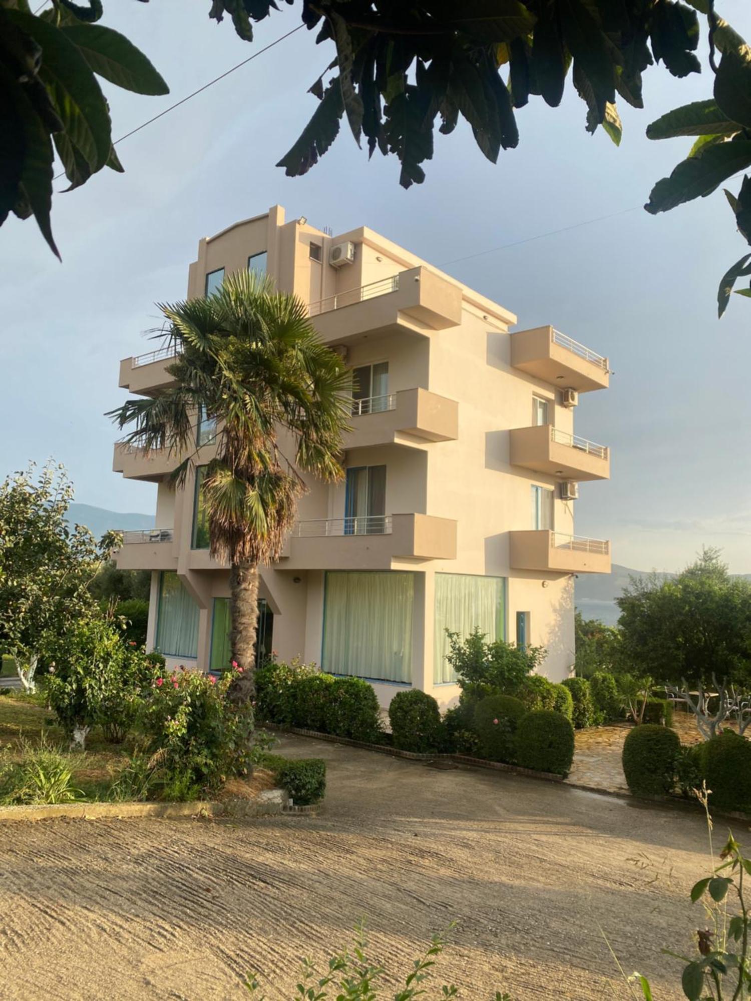 Hotel Dini Radhimë Εξωτερικό φωτογραφία